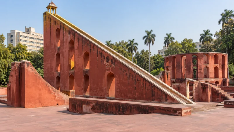 Illustrazione IA di contesto: strutture astronomiche di Jantar Mantar a Nuova Delhi.