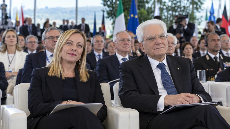Illustrazione editoriale IA di Giorgia Meloni e Sergio Mattarella al vertice sulle dipendenze; scena non documentaria.
