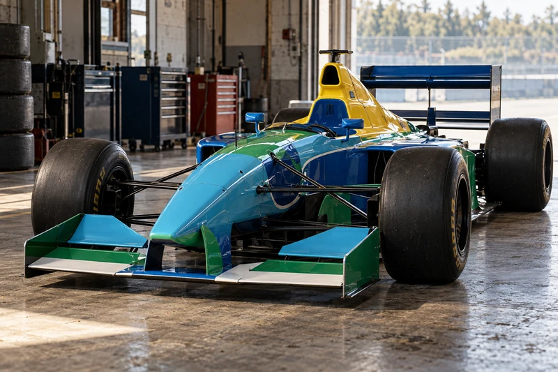 Illustrazione editoriale IA non documentaria della monoposto Benetton B194 nella livrea della stagione 1994, in un garage.