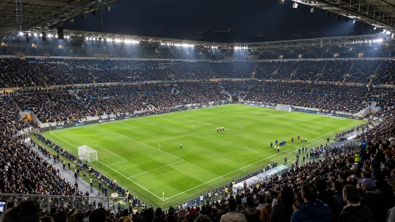 Illustrazione editoriale IA di uno stadio italiano illuminato prima di una partita infrasettimanale.